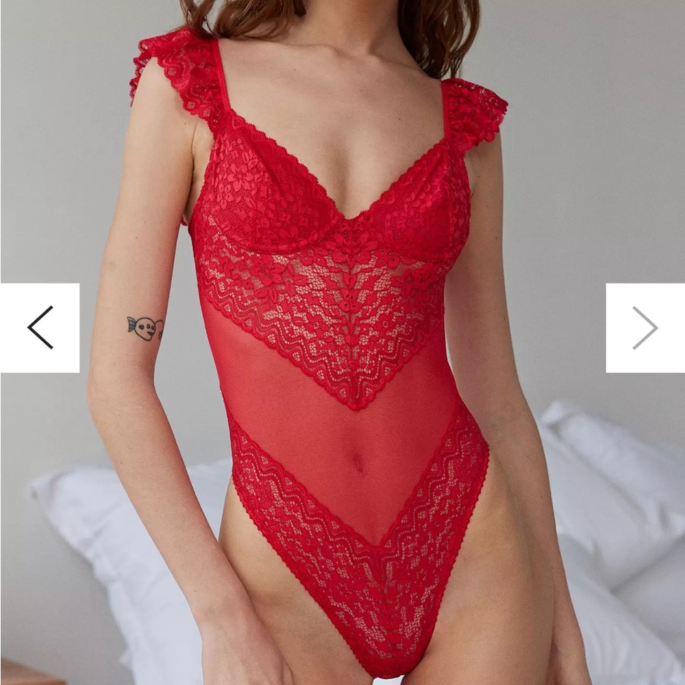 NWT Mucci Bella Lace & Mesh Bodysuit - Urban Outfitters